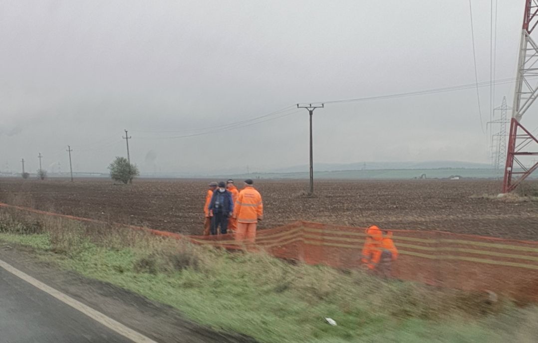 Se montează parazăpezile pe drumul dintre Sebeș și Alba Iulia!