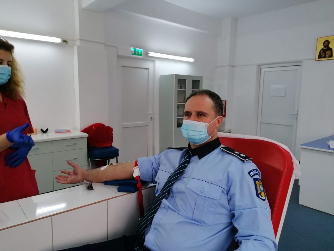 Polițiștii din Alba care s-au vindecat de noul Coronavirus au donat sânge pentru obținerea de plasmă!