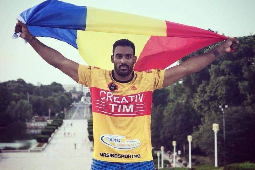 Luptătorul de kickbox ”Benny” Adegbuyi a devenit cetățean de onoare a municipiului Aiud