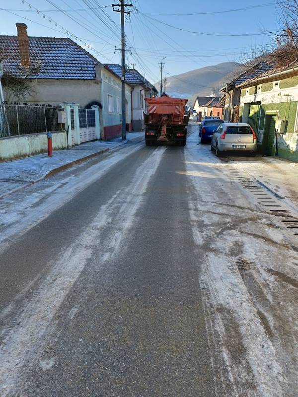 Acțiuni de deszăpezire ale Serviciului Public de Gospodărire Locală Cugir