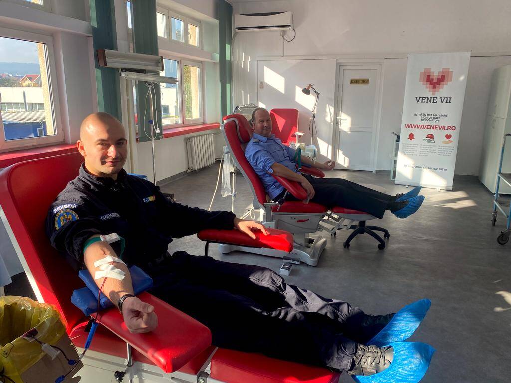 Jandarmii din Alba donează sânge pentru a salva vieți