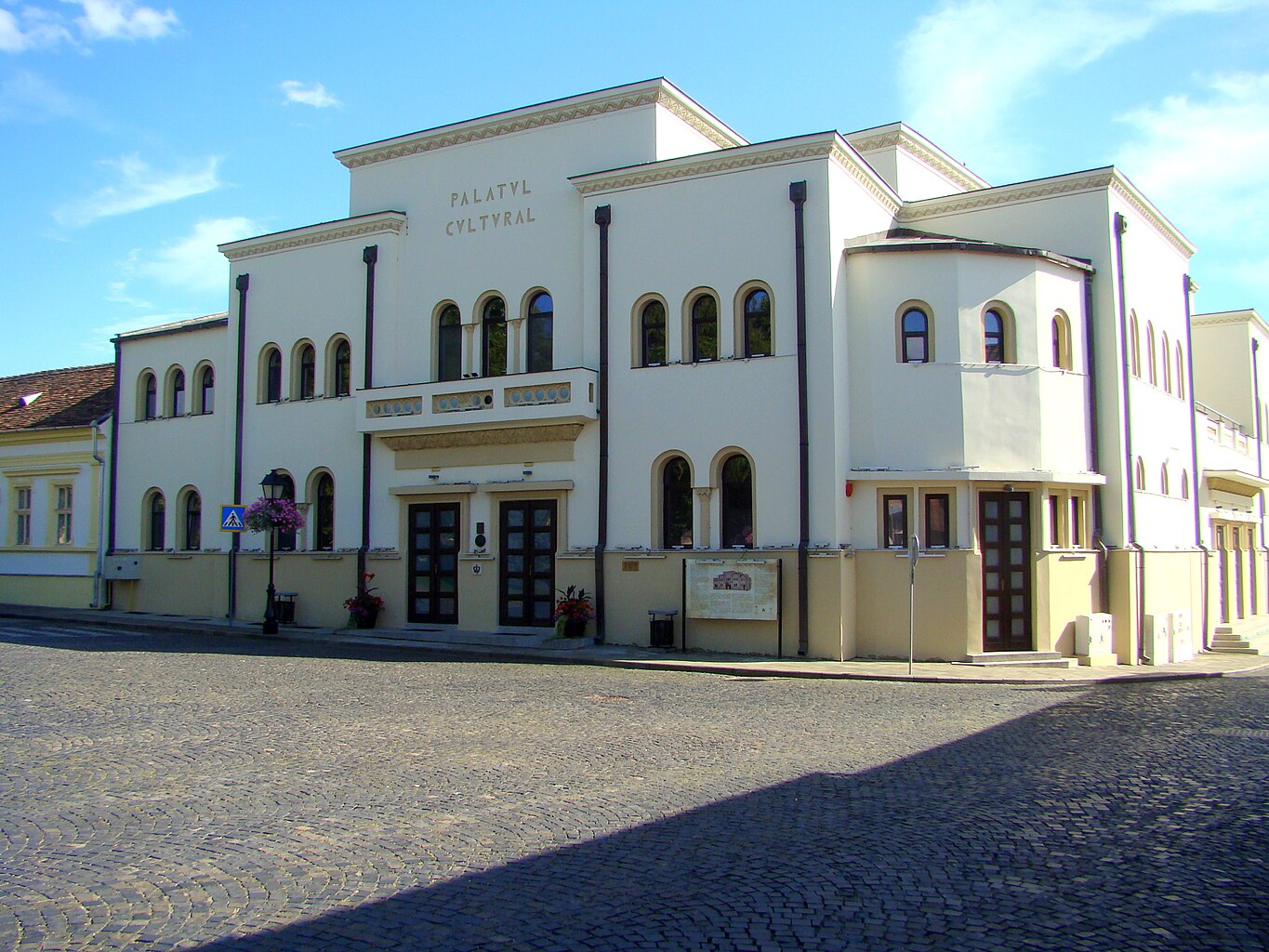 Vineri, 11 octombrie 2024: Salon de carte și revistă de la Blaj, publicații și lansări de carte