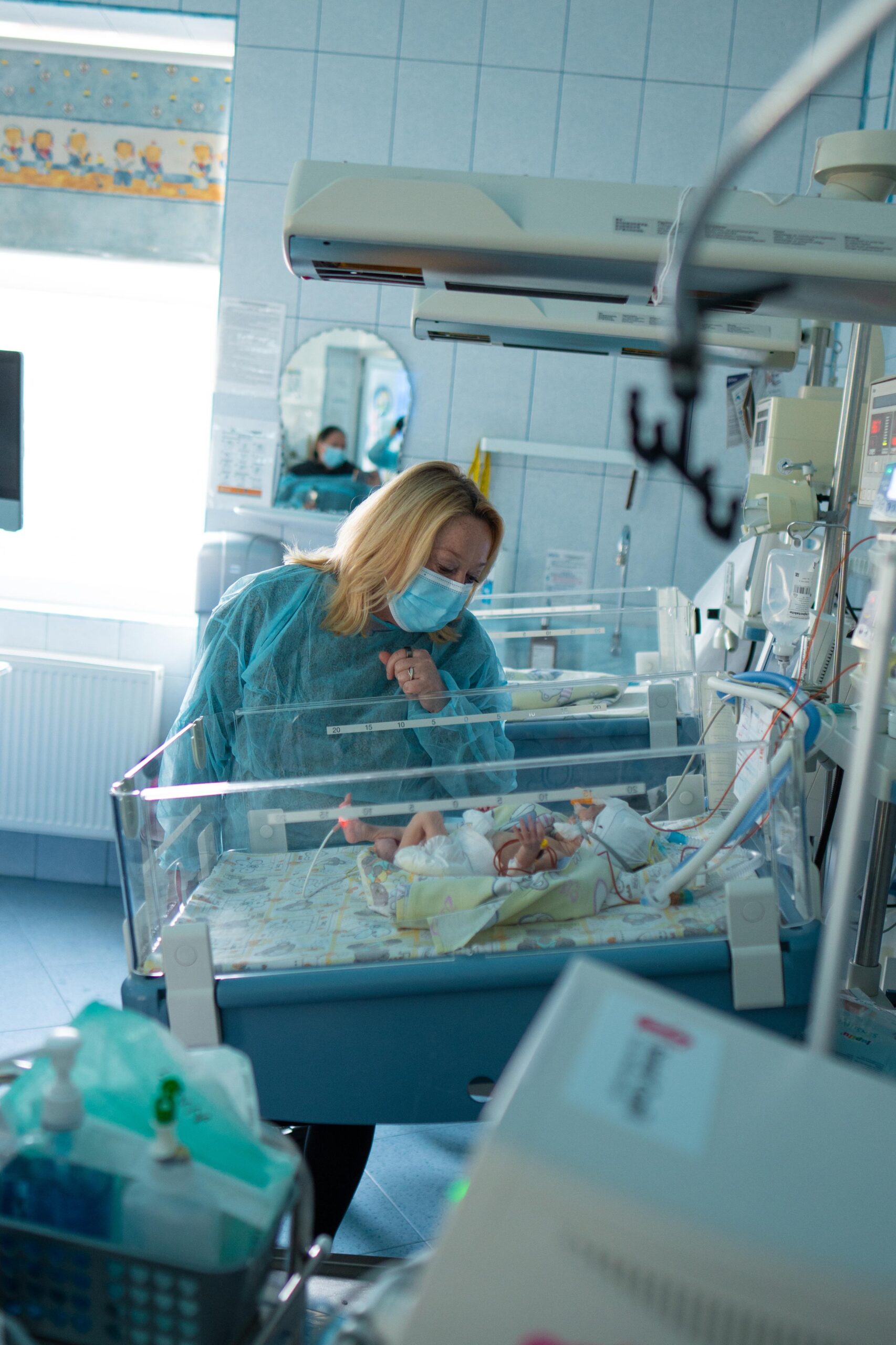 România, pe primul loc în UE la mortalitatea infantilă. Salvați Copiii cere sprijin pentru dotarea maternităților