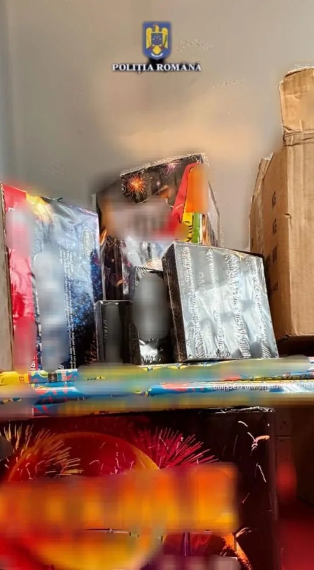 Percheziții la Câmpeni: Polițiștii au confiscat peste 200 de materiale pirotehnice. Doi bărbați cercetați de oamenii legii