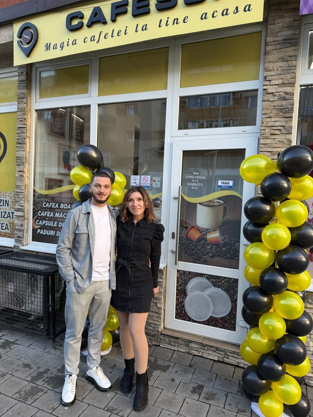 Cafessi din Alba Iulia marchează 1 an de activitate și consolidează vânzările online