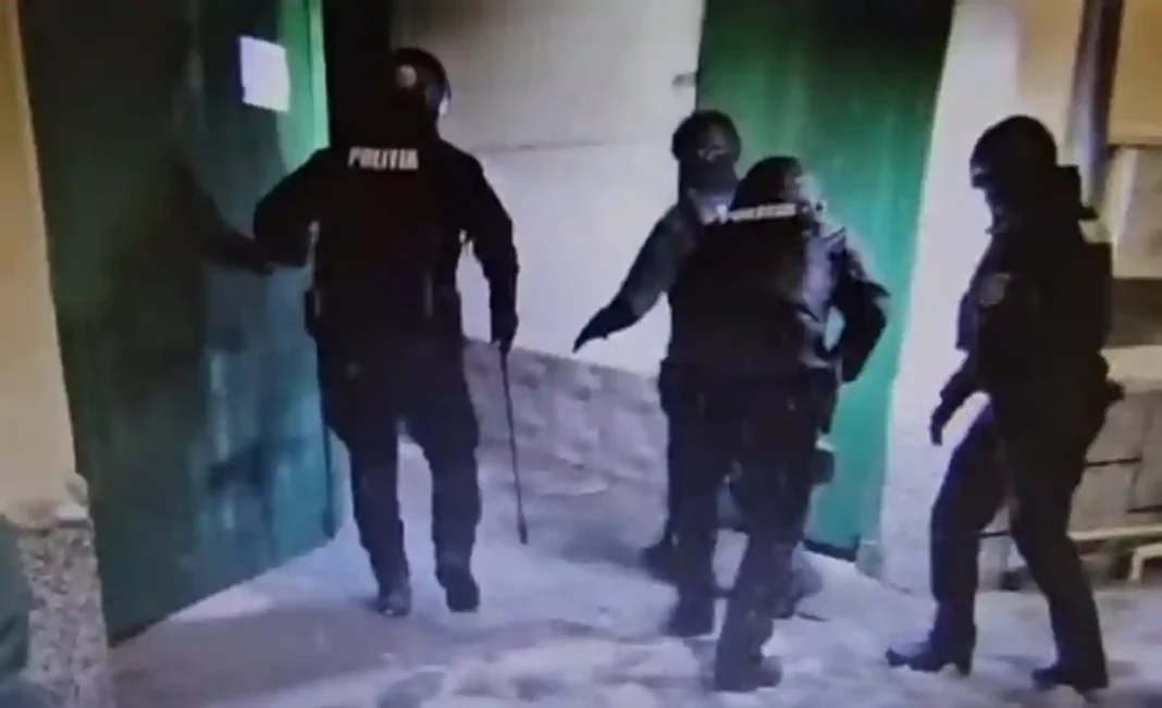 A intrat cu viteză într-un alt autoturism. Bărbat din Cugir, reținut de polițiști, pentru tentativă de omor