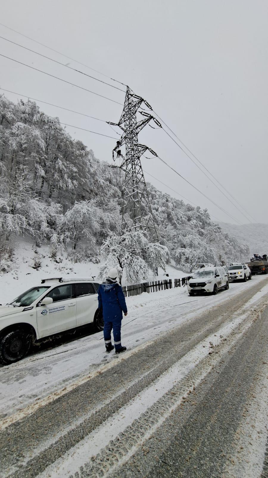 Situația Comandamentului de Iarnă la nivelul județului Alba: Aproape 300 de apeluri gestionate de ISU Alba, 9000 de persoane nu au curent electric