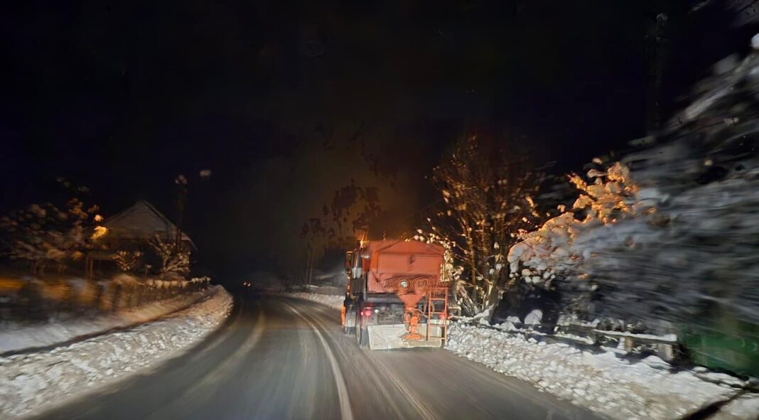 Peste 6000 locuitori din Alba fără curent electric, în urma Codului Galben de ninsori. Alte 120 de persoane nu au apă potabilă