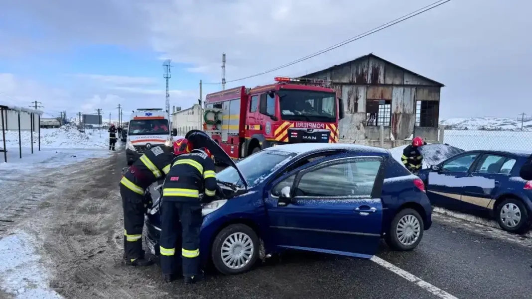 Coliziune între două autoturisme pe Transalpina