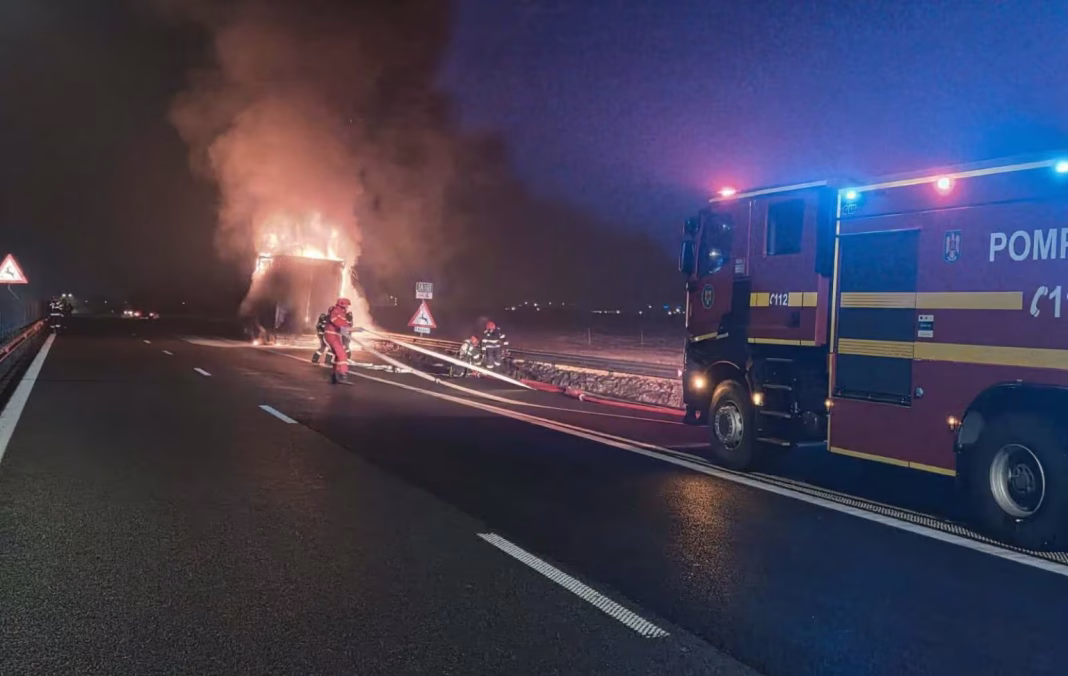 Incendiu la remorca unui camion, pe Autostrada A10 Alba Iulia-Sebeș