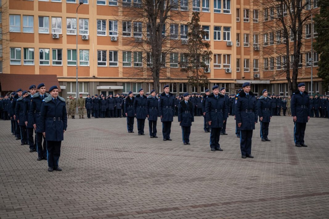 Ceremonie de avansare în grad, pentru 150 de elevi din clasele a IX-a, a X-a și a XI-a, ai Colegiului Național Militar „Mihai Viteazul” din Alba Iulia