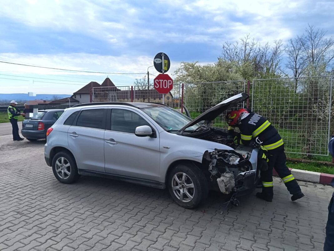 Coliziune între două autoturisme pe DN 1, la Aiud