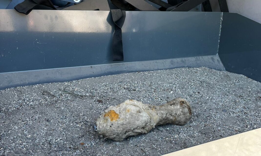 Bombă de aruncător, descoperită în comuna Unirea. Au intervenit pompierii pentru asanare
