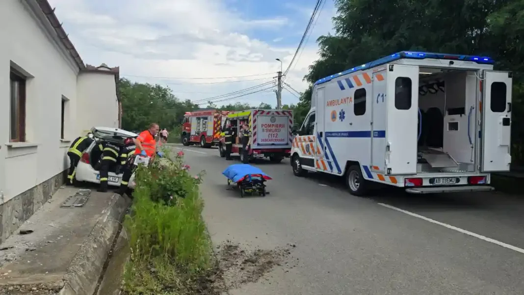 Actualizare Video | Incident rutier în Alba Iulia: Vehicul Toyota implicat pe o stradă din Oarda de Sus. O femeie în stare de șoc