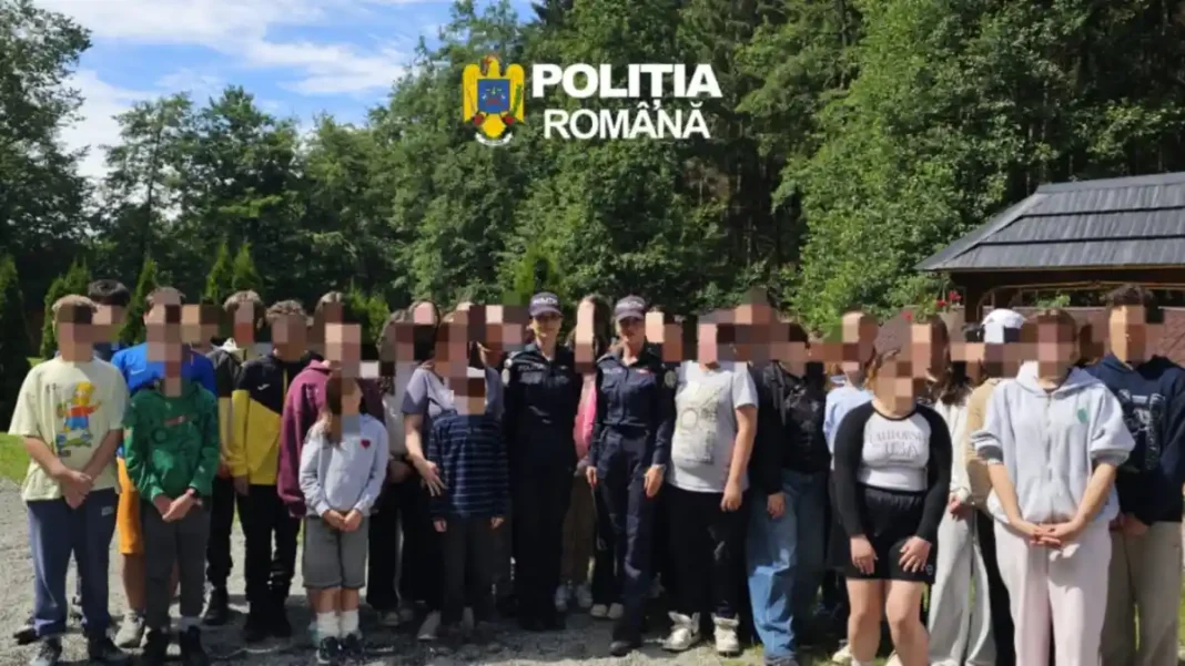 FOTO | Acțiune de prevenire în Alba: Intervenția polițiștilor în educația anti-bullying pentru copii și profesori