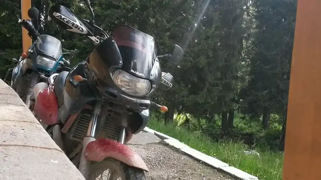 Procesul unui bărbat acuzat de conducerea unei motociclete neînmatriculate și fără permis începe la Judecătoria Blaj
