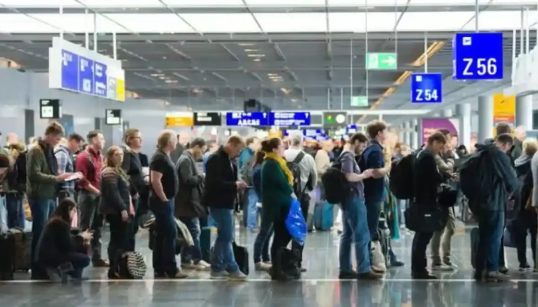Reglementări noi în UE: Bagajul de mână inclus în prețul biletului, despăgubiri rapide și locuri gratuite pentru copii