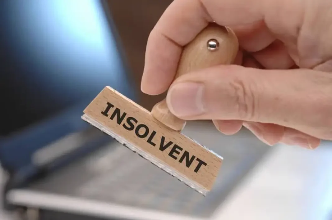 Situație alarmantă: Aproape 4.000 de companii și PFA-uri au intrat în insolvență în prima jumătate a acestui an