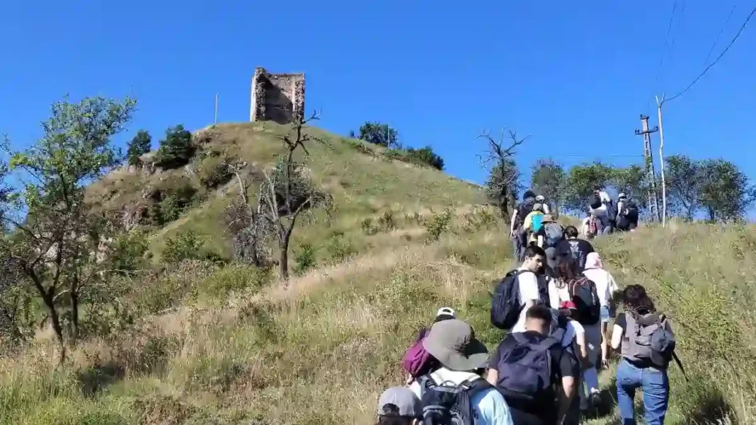 Studenții UAB participă la un concurs de orientare turistică și vizite de studiu în Țara Hațegului între 20-22 iulie 2026