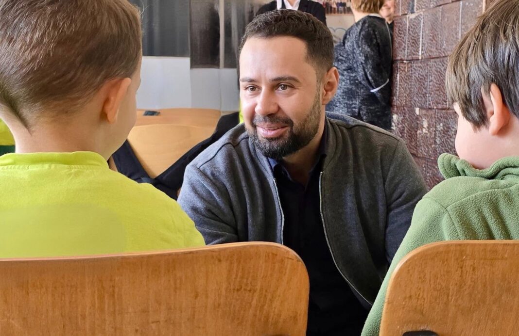 Corneliu Mureșan: PSD se opune tăierii burselor sociale în perioada vacanței școlare și va contesta Hotărârea de Guvern în instanță