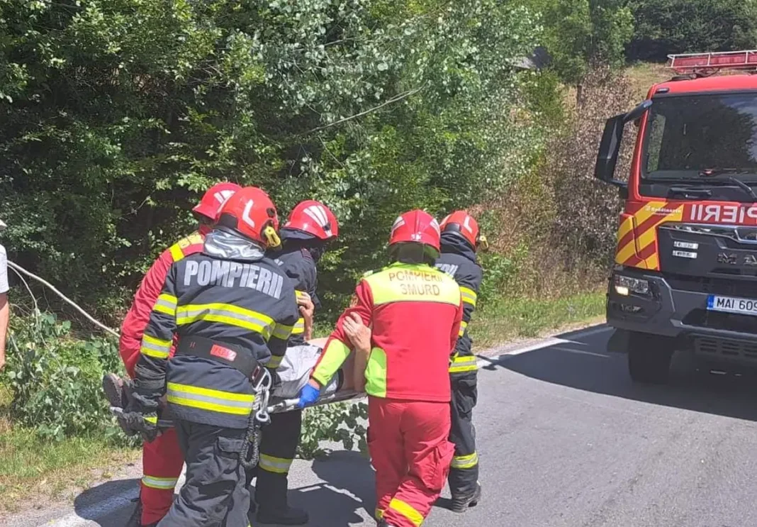 Actualizare foto | Impact între motocicletă și autoturism pe DN 75 la Lupșa