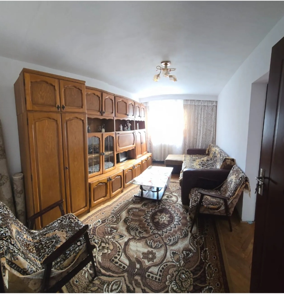 Apartament cu 3 camere de vânzare în zona Cetate, etajul 3, Alba-Iulia