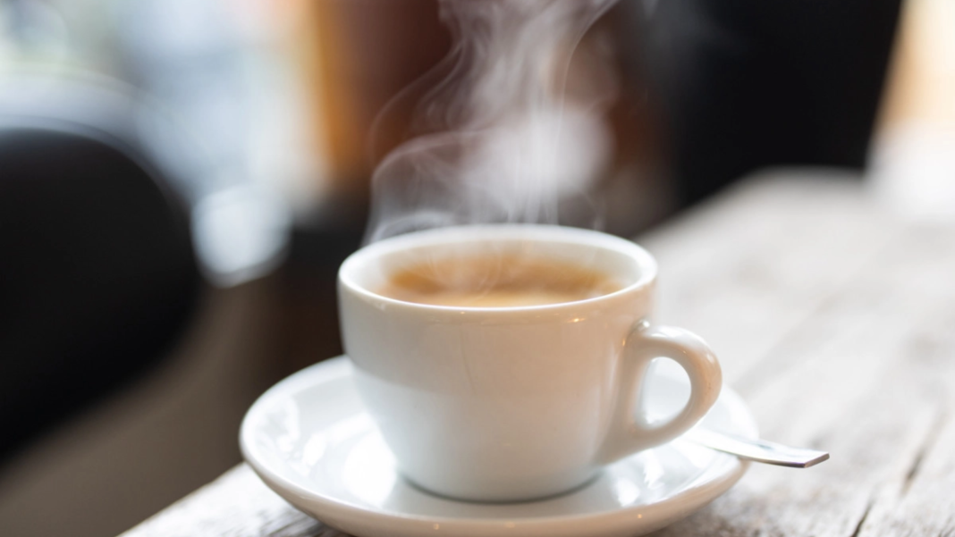 Câte cești de cafea putem consuma fără riscuri pentru inimă: Momentul optim pentru a ne opri