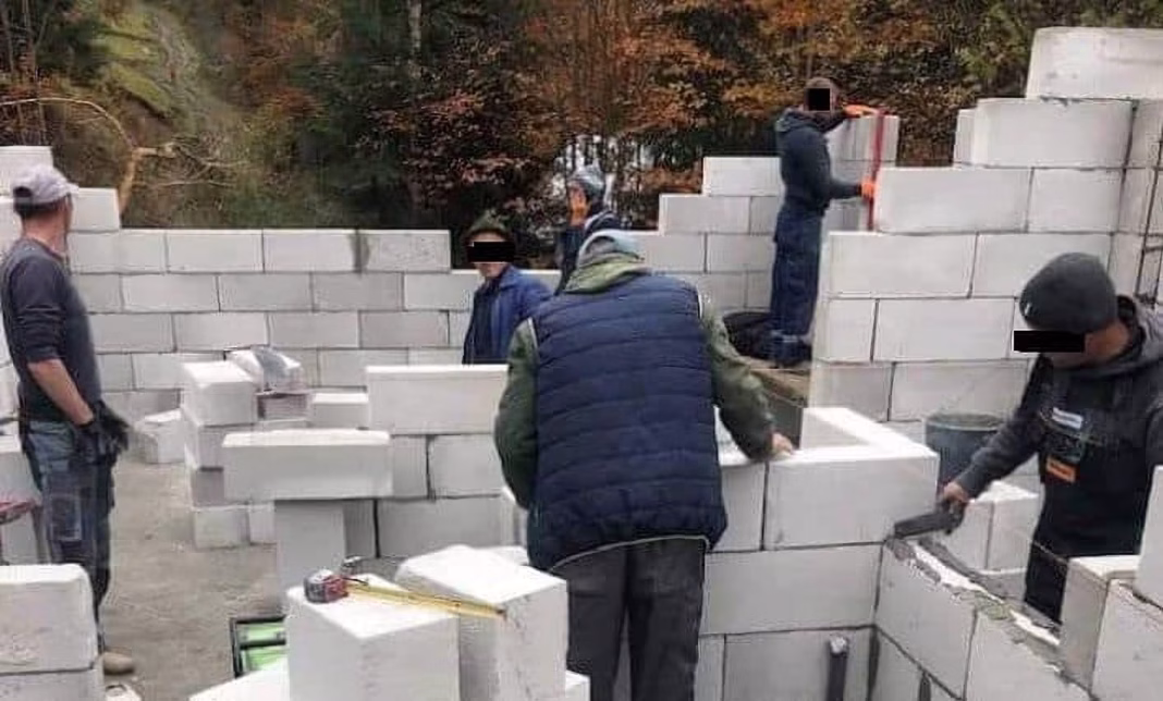 Ce construcții sunt permise doar cu notificare la Primărie conform noii legi din 25 august