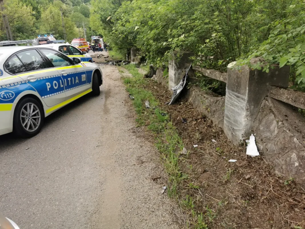 Coliziune între motocicletă și autoturism la Vălișoara, Alba
