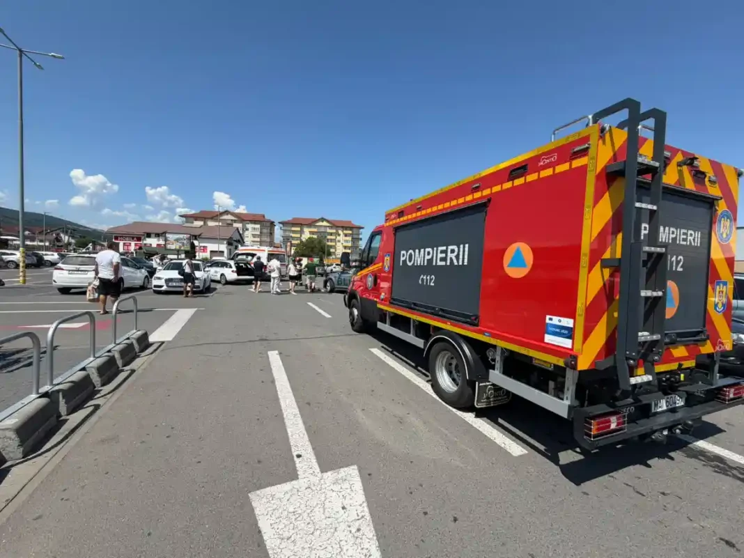 Coliziune rutieră pe Calea Moților din Alba Iulia: Două autoturisme implicate în accident lângă Kaufland. Traficul este afectat