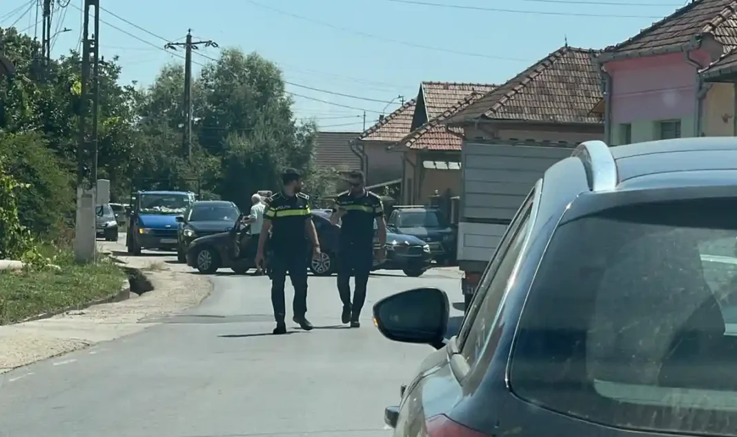 FOTO | Coliziune rutieră în Șard: Trafic oprit după impactul dintre două vehicule