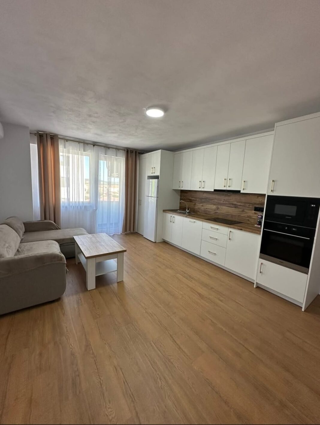 Locuință cu două camere disponibilă în zona Arex