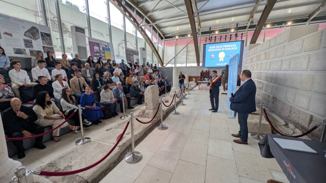 Municipalitatea premiază elevii din Alba Iulia și profesorii lor pentru performanțe la olimpiade naționale