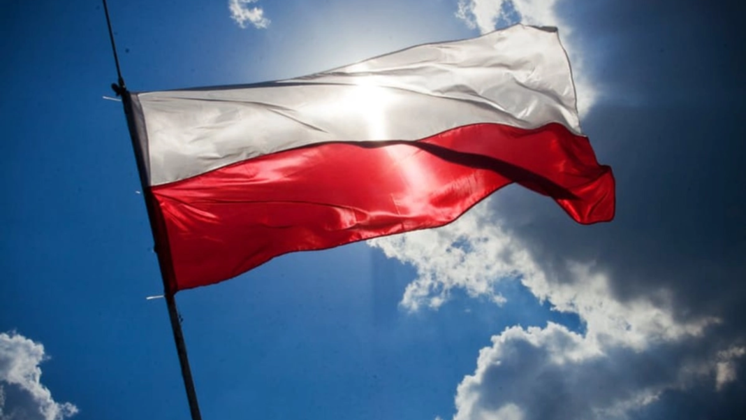 Polonia își propune să mențină deficitul bugetar la 7,1% din PIB în 2027, cu cheltuieli de apărare de 198 miliarde de zloți