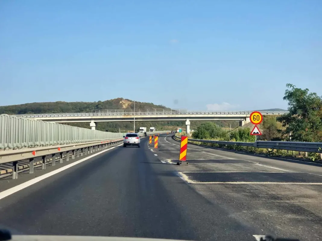 Tronsonul Chiribiș–Biharia al Autostrăzii Transilvania ar putea fi inaugurat în decembrie 2026, anticipat cu un an. Progresul lucrărilor depășește 60%, iar asfaltarea se desfășoară rapid