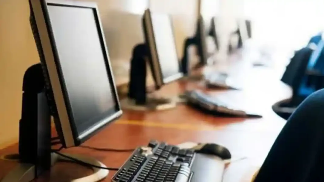 Vouchere IT 2026: 2.339 de elevi și studenți sprijiniți. Formularul bonului valoric, aprobat