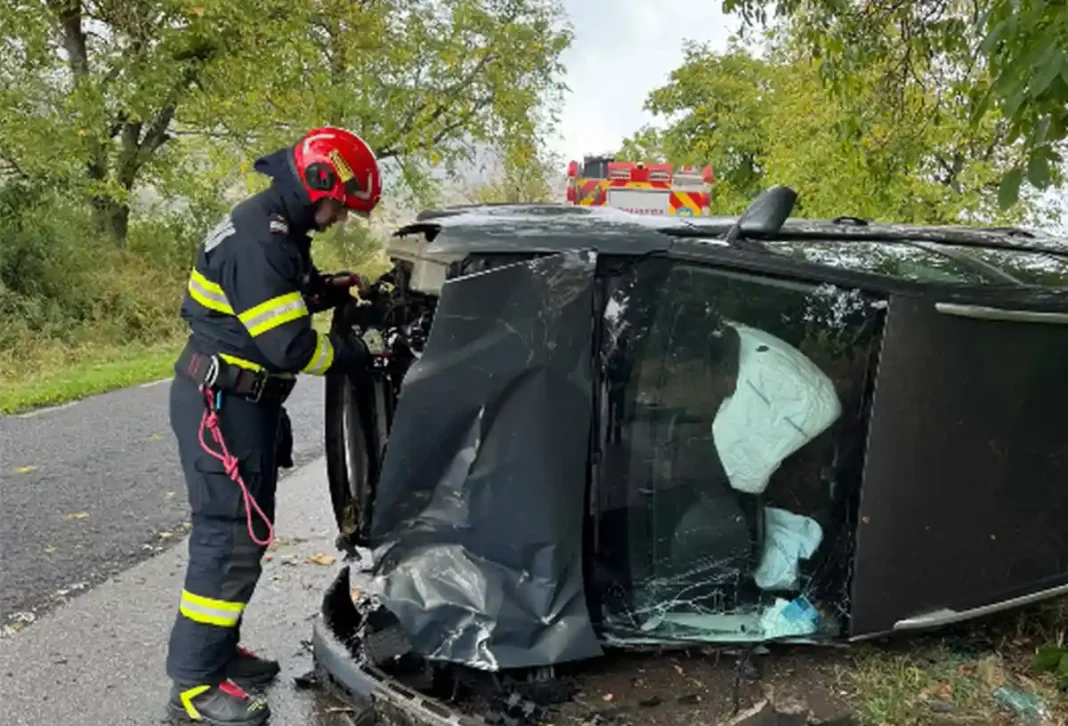 Accident pe DJ 107M: Mașină răsturnată între Colțești și Rimetea