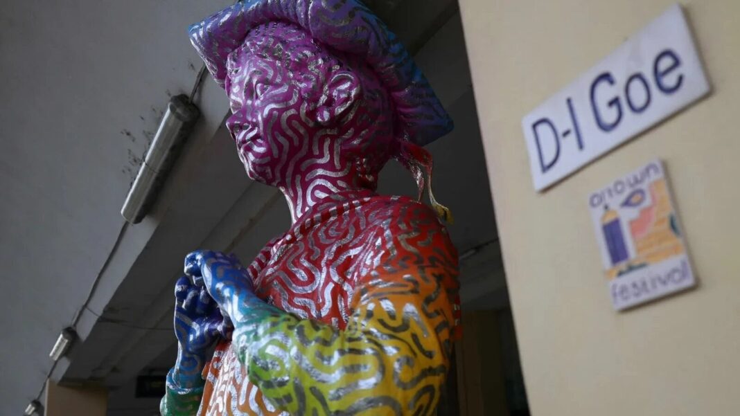 Controverse în jurul statuii Domnului Goe la Ploiești