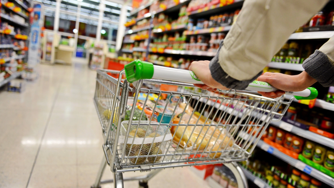 INS dezvăluie declinul economic: Scădere semnificativă a cifrei de afaceri în comerțul cu amănuntul