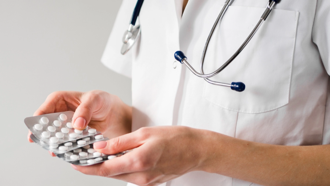 Președintele CNAS recunoaște lipsa unor medicamente pentru cancer, dar exoneră instituția de responsabilitate