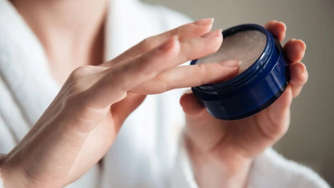 Produse de albire a pielii cu mercur, disponibile pe Amazon, Temu și TikTok Shop, avertizează OMS