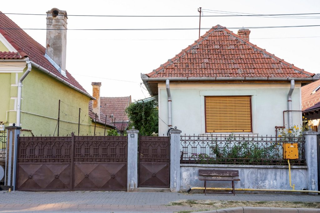 Proprietate de Vânzare în Ciugud – Teren Generos de 1.103 mp cu Acces la Două Străzi