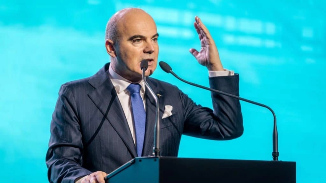 Rareș Bogdan critică deciziile lui Bolojan: „Reducerea deficitului s-a făcut pe seama cetățenilor! În detrimentul copiilor”