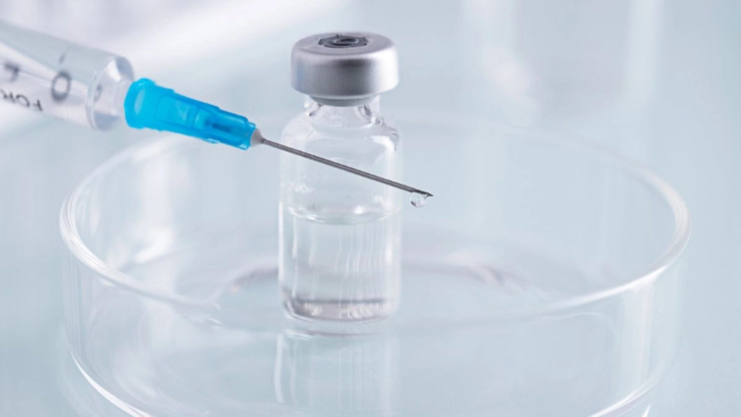 Vaccinul antigripal cu dozaj crescut, studiat la seniorii cu afecțiuni pulmonare cronice. Descoperirile recente