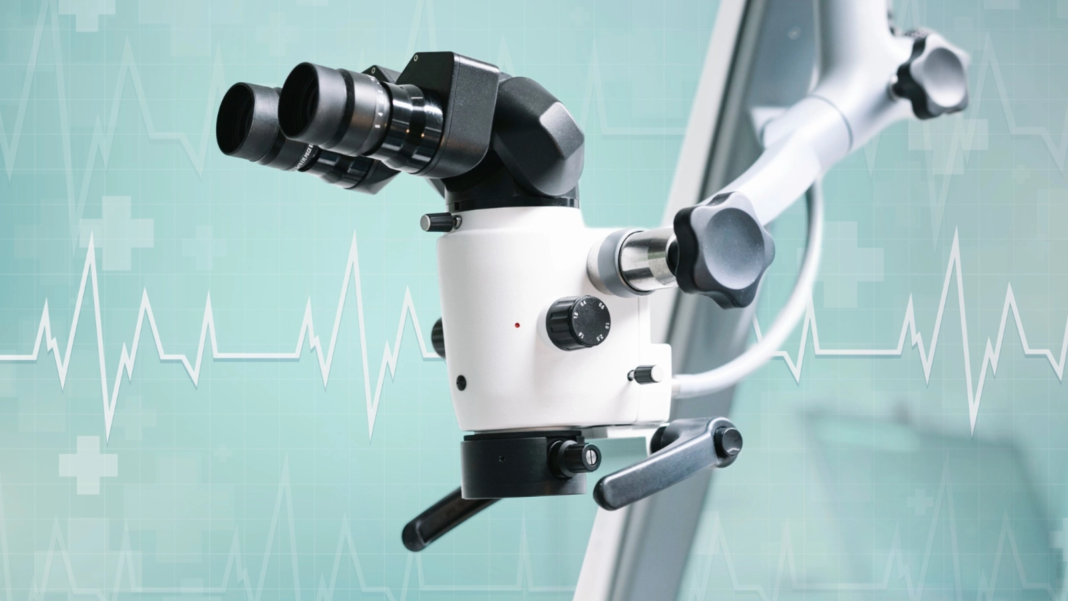 Al Doilea Robot Chirurgical Da Vinci la Bistrița