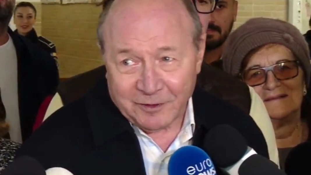 Băsescu Critică Puciștii din PNL și PSD