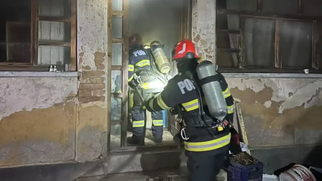 Incendiu în Rădești: Intervenție rapidă a pompierilor