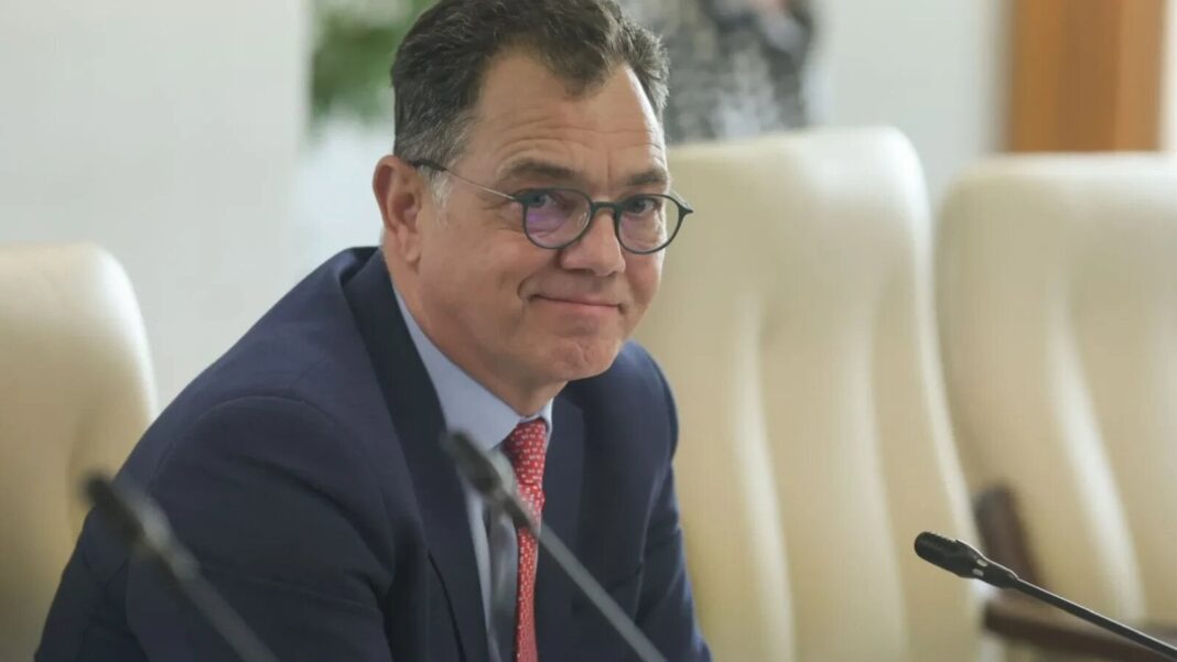Ministrul Oprea, discuții cu militarii NATO