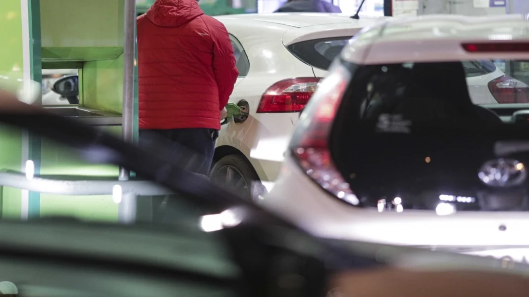 Prelungirea măsurilor anticriză avantajează marile companii petroliere