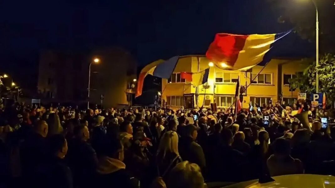 Protest pentru Călin Georgescu la Arestul Central